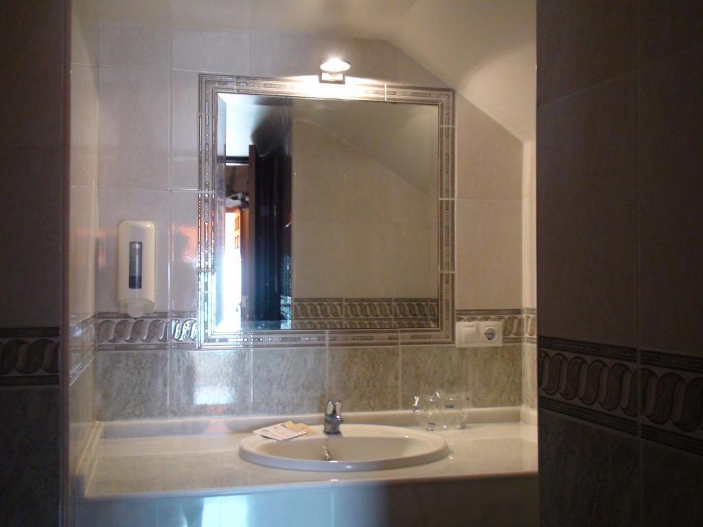 Hostal Tarik Hotel Tarifa Bilik gambar